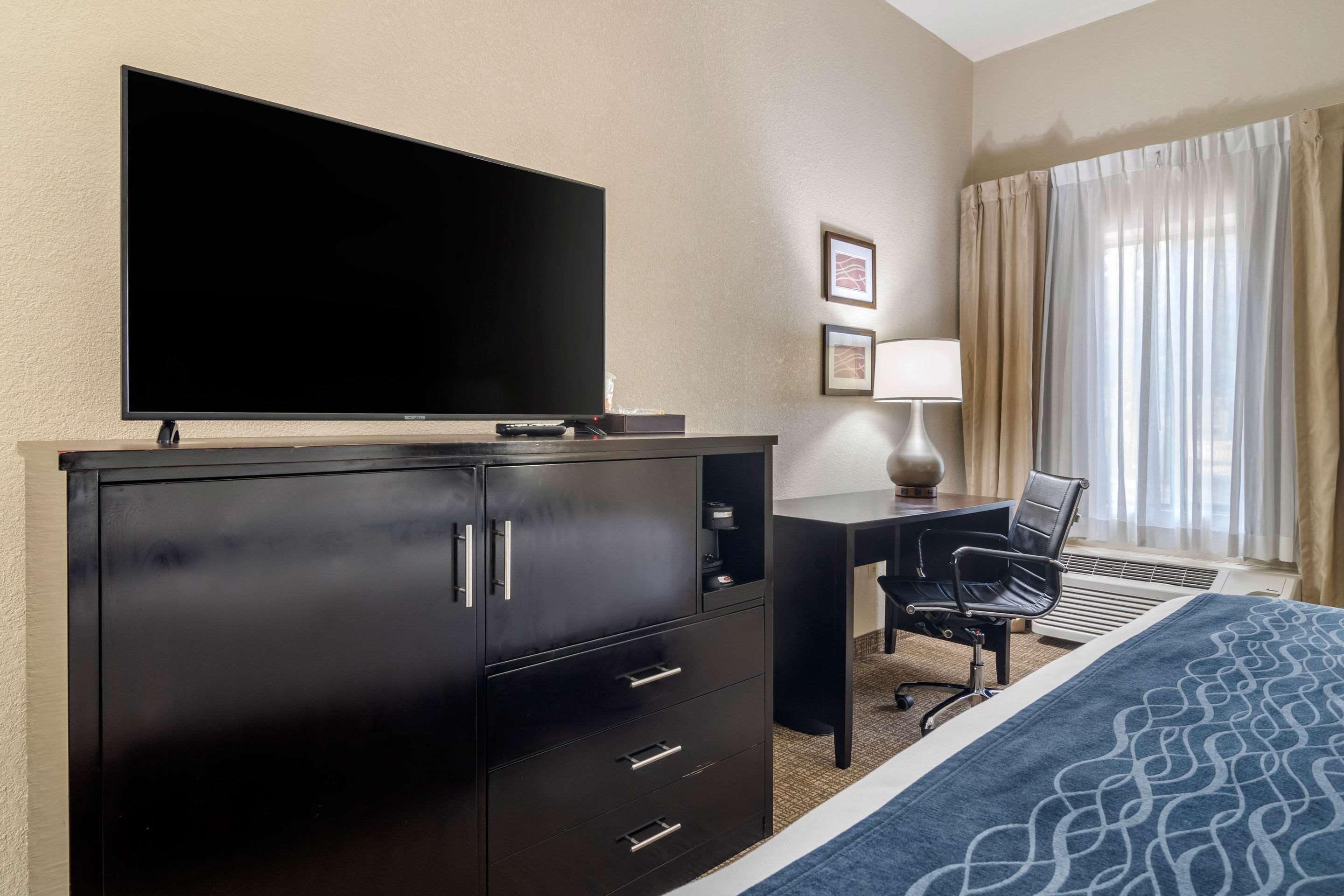 Comfort Inn & Suites Atlanta-Smyrna מראה חיצוני תמונה