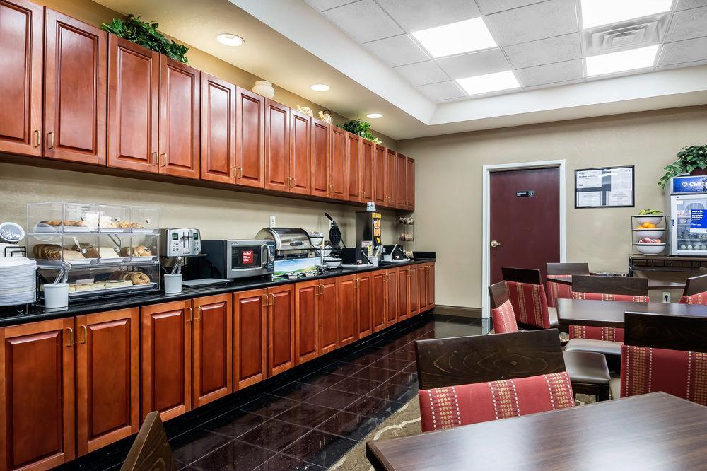 Comfort Inn & Suites Atlanta-Smyrna מראה חיצוני תמונה