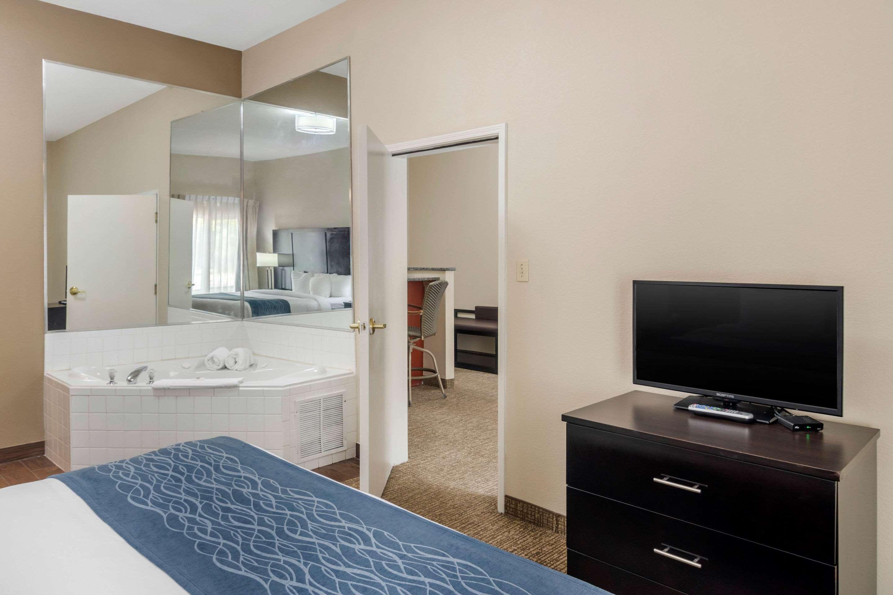Comfort Inn & Suites Atlanta-Smyrna מראה חיצוני תמונה
