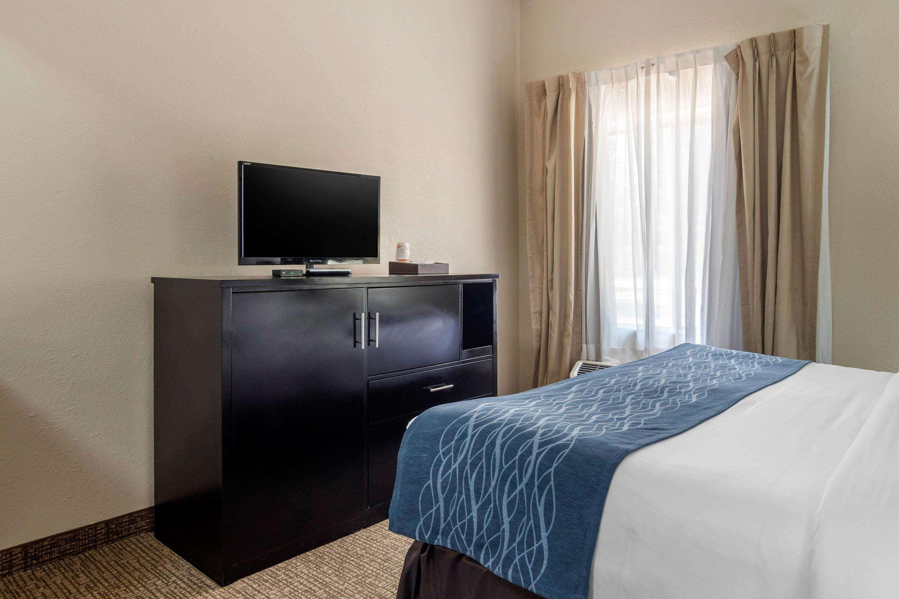 Comfort Inn & Suites Atlanta-Smyrna מראה חיצוני תמונה